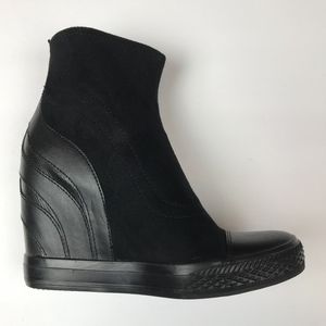 DKNY Hidden Wedge Sneaker 6.5 Never Worn